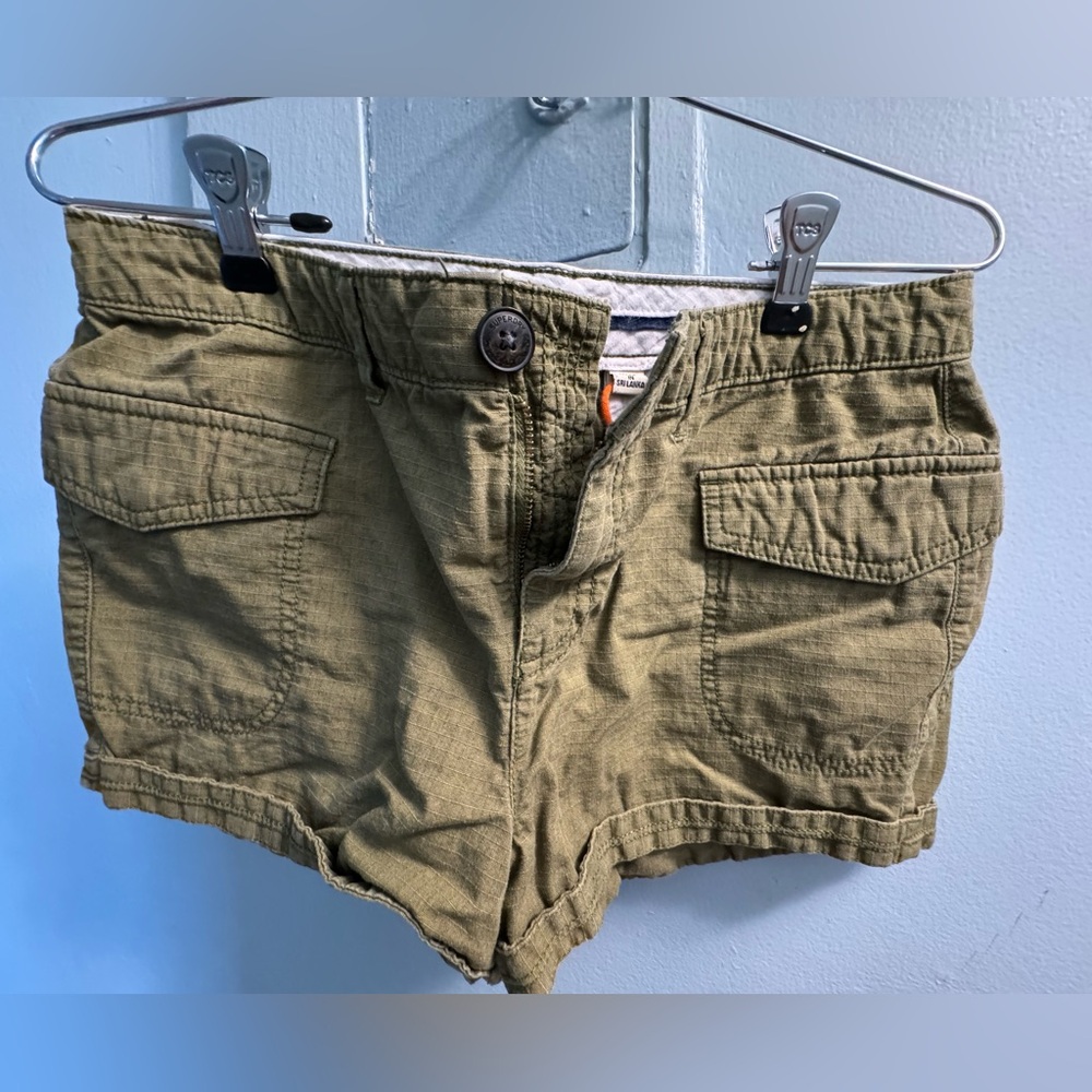 Gently-worn SuperDry Cargo Short Shorts; US Petite 6; Army Green
